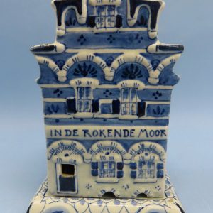Alternative view of Porceleyne Fles - Royal Delft - In de Rokende Moor , wierookbrander - porselein Amsterdams huis - 1905